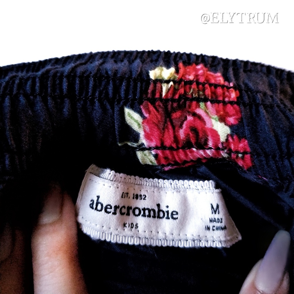 Abercrombie Kids dark blue floral stretchy skirt. - Picture 4 of 5